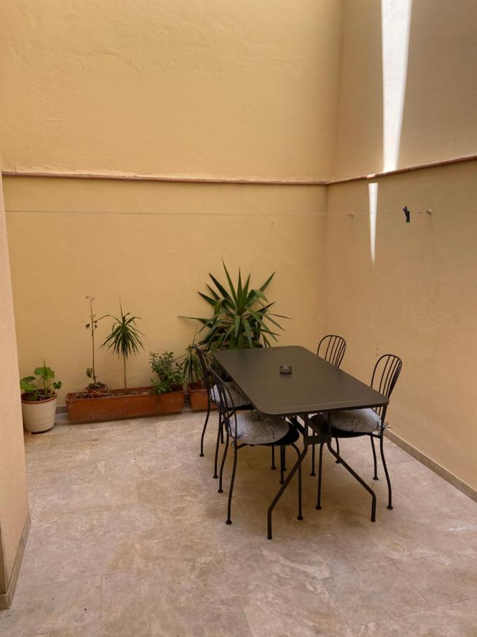 Central Apartment With Patio By Wayra Tarifa Exterior foto